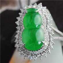 18k白金镶钻玻璃种满色正阳绿葫芦翡翠戒指