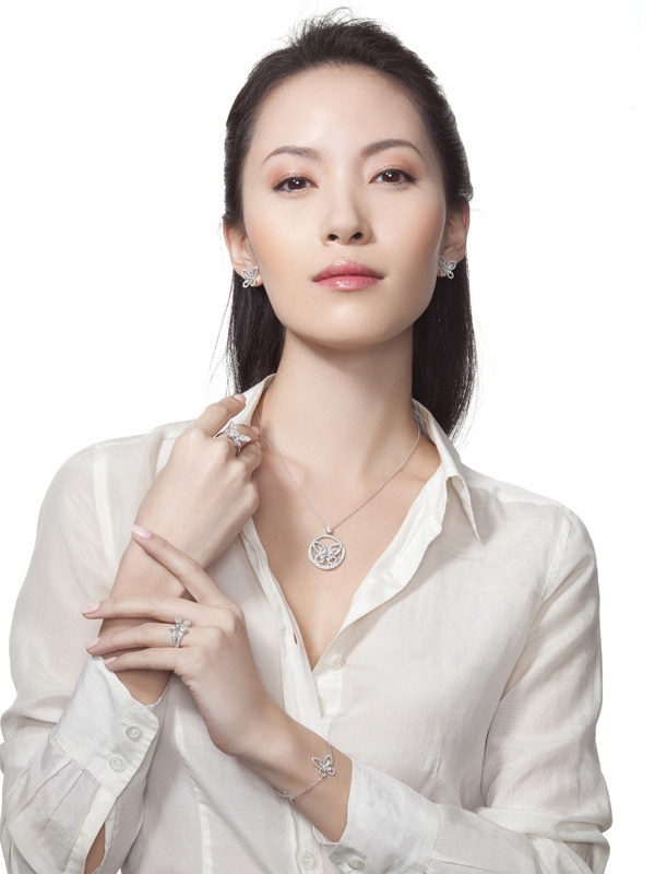 简约时尚的女强人造型