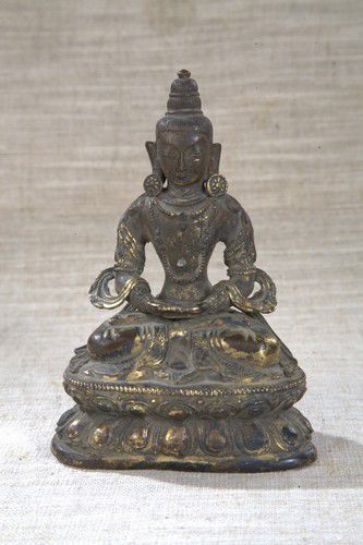 清乾隆 铜鎏金佛   通高12.2厘米  底座宽8.4厘米  厚5.5厘米 圆明园出土