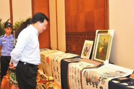 嘉宾参看拍卖作品