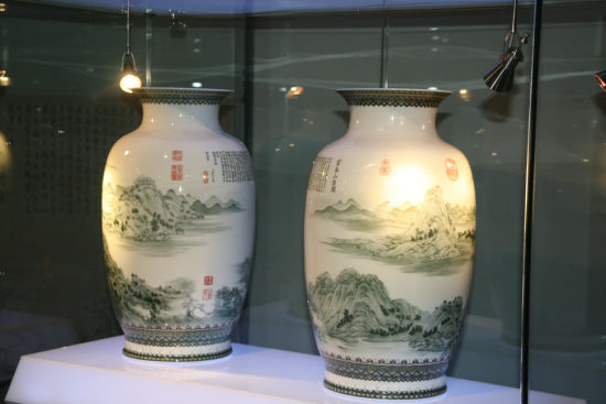 《富春山居图》珍藏瓷