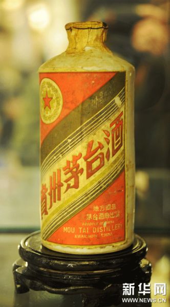 2月25日，拍卖估价超过120万元的1955年产茅台酒亮相上海