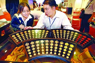 每年发行的熊猫金币受到市场热捧