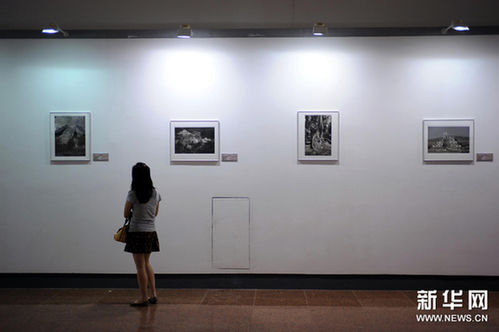 观众在江西省博物馆参观展现玛雅文明的摄影展。新华网图片 周密 摄