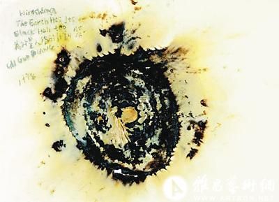 蔡国强1994年所作的《地球也有黑洞??为外星人做的计划第16号》