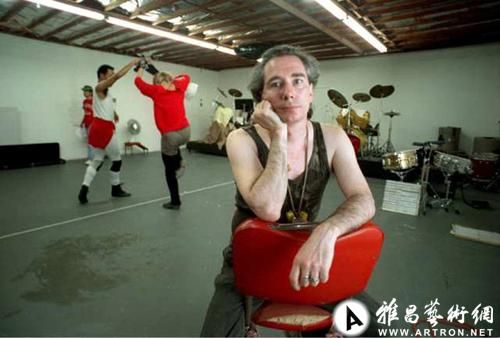当代艺术家迈克?凯利