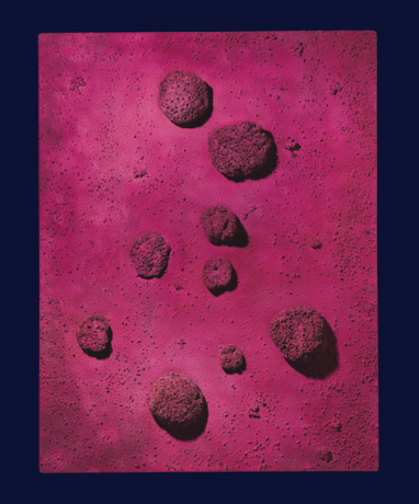伊夫?克莱因的海绵画“Le Rose du bleu (RE 22)”3678万美元