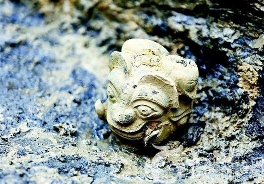 青铜双面神像