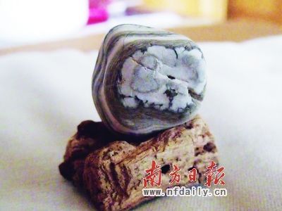 这是块“兔石”。