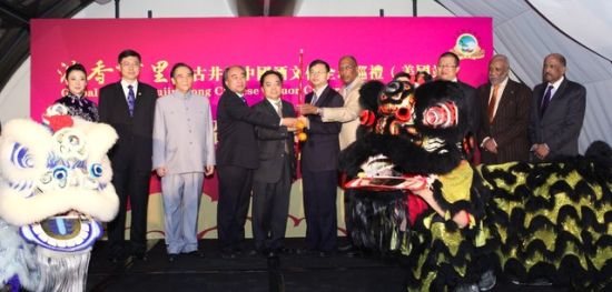 中国驻美使馆官员、纽约侨领领袖、美国纽约州韦农山市市长戴维斯、美国新泽西州众议员约翰逊等嘉宾出席预展开幕活动