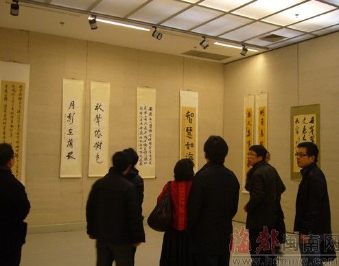 书画展吸引不少市民