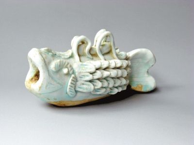 青白瓷鱼形制品