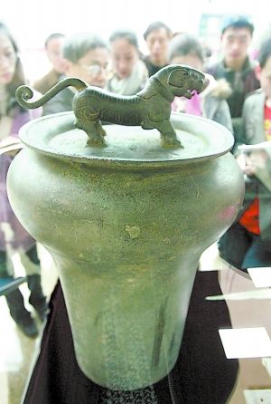 涪陵小田溪出土的鸟形尊