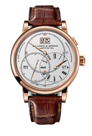 “三圆相交”的时间显示和万年历窗口是RICHARD LANGE PERPETUAL CALENDAR “Terraluna”的特色