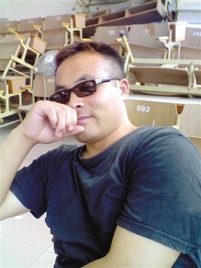 大相 中国当代青年艺术家，生活工作于上海和北京，就读于中国美术学院和东北师范大学美术学院雕塑系，曾就任职上海当代水墨美术馆艺术总监，欧盟中国文化创意产业管理中心项目总监，2003年创建CSAG艺术小组，发起和?