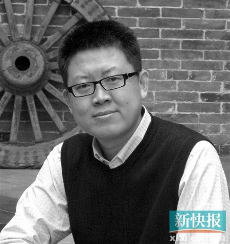 仝冰雪 1969年出生，电视节目制作人，中国老照片网创办人。