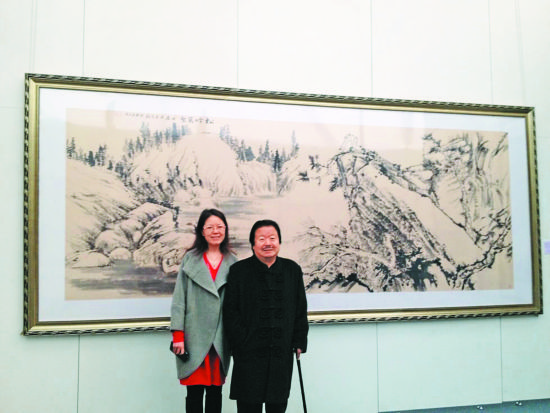 与老师崔如琢先生在新作《万壑松吟》前合影