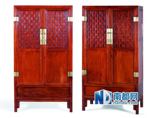 1.明或清前期黄花梨柿蒂纹有柜膛方角柜成对，来自中国嘉德2014秋拍。