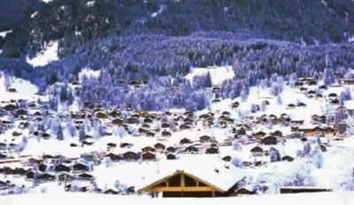 ■ 《银装素裹小屋群》 崔瑾 摄