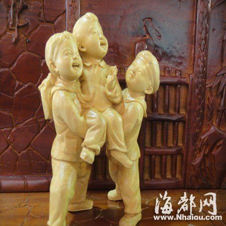 木雕作品《童年往事》