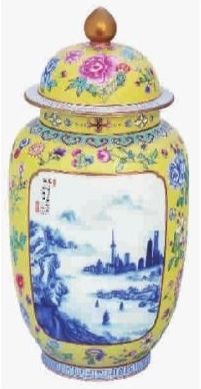 金地粉彩轧道山水同乐瓶