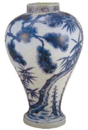 青花松竹纹梅瓶