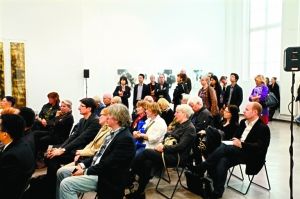 参加画展开幕式的多位德国画家曾经参加深圳双年展，还曾以深圳画院客座画家的身份在深圳创作和生活。（图片由展览主办方提供）