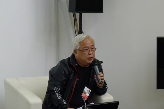 熊宜敬在艺术北京vip厅讲课