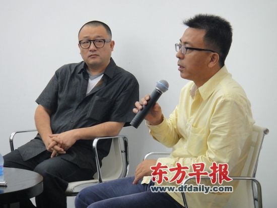 画家刘小东（右）与王小帅导演在座谈会对话“家乡” 早报记者 沈? 图