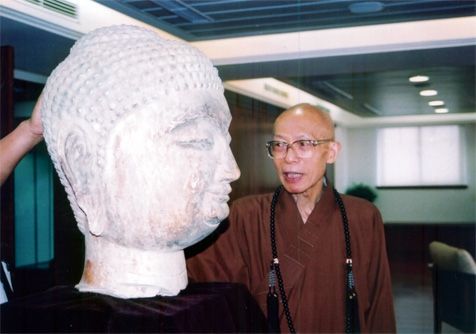 圣严法师与阿?佛首