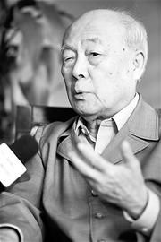 欧阳中石 崔健摄