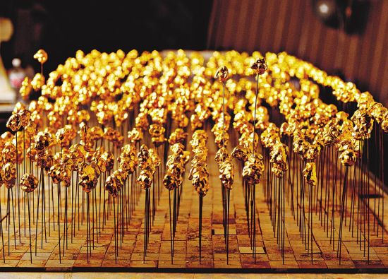 方力钧作品《2006局部》