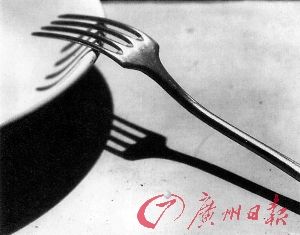 《叉子》