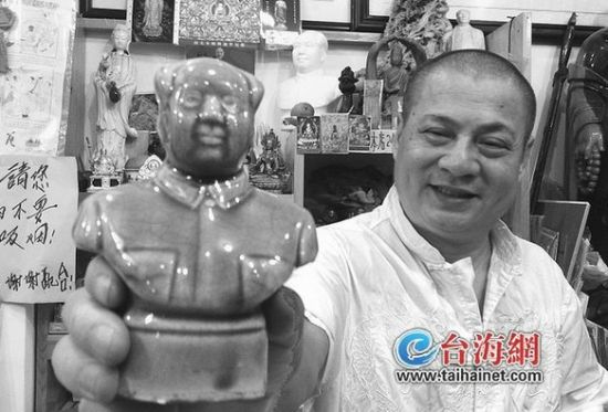 市民热衷收藏这类红色收藏品