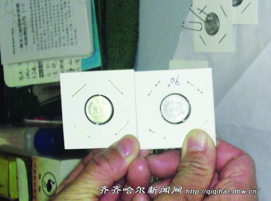 朱先生拿来了他毕生的收藏。