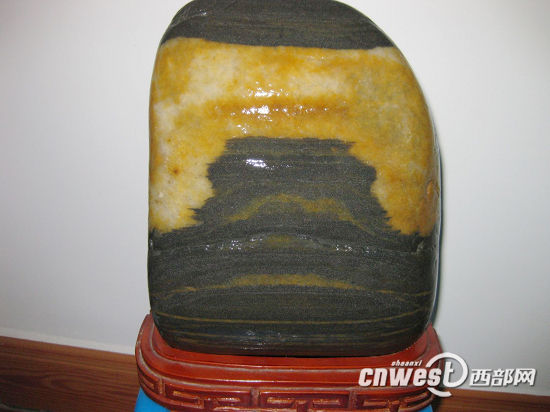 “天安门”图形奇石