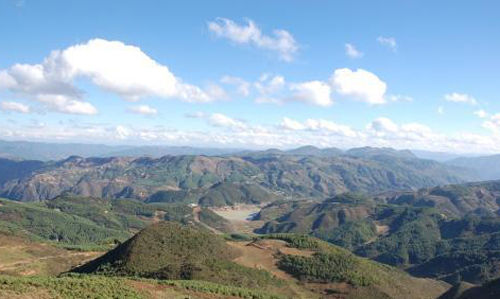巧家境内的堂狼山，古时以产银、铅、白铜闻名。