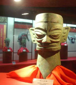 三星堆青铜雕像