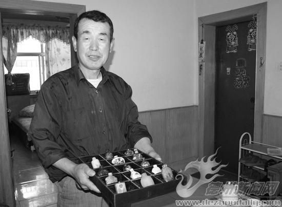 鼻烟壶收藏爱好者李宝成