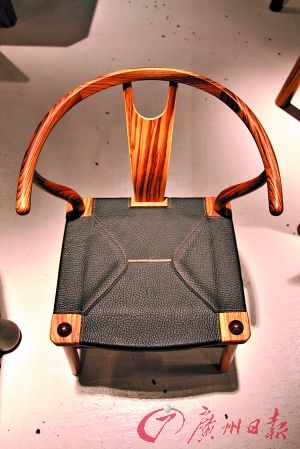 原生态家具尽展木材纹理。