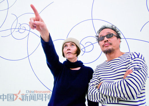 吴山专与冰岛太太英格。图Thomas Fuesser 长征空间