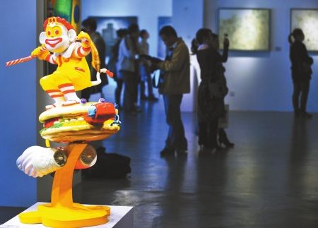 蓝顶村的艺术家们举办集体展示