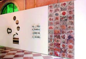 参展作品：马晗《每次粉碎都是不同的》