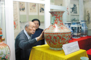 在黑暗中能发光的瓷器