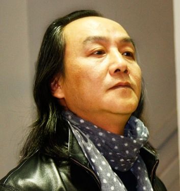 艺术家顾德新