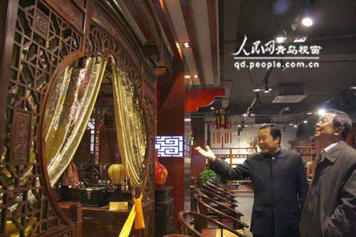 顶级红木家具亮相青岛。