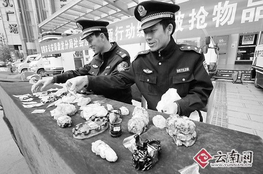 这些珠宝、玉器确实不错  王宇衡 摄