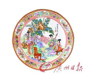 陈少芳广绣作品《和谐岭南》。 