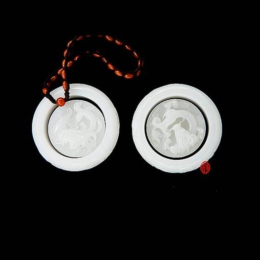 海派玉雕新秀穆宇静金奖作品：龙凤呈祥对镯（图片来源：琢艺轩<a href=