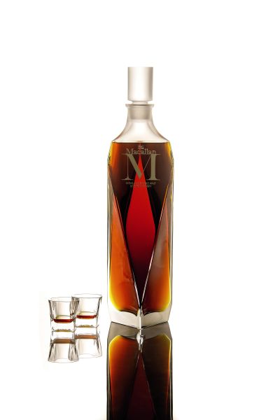 The Macallan「M」水晶酒瓶 ? Constantine，估价：200万至400万港元／26万至50万美元